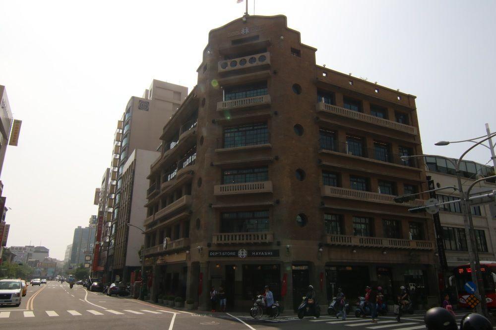 Liho Hotel Tainan Exteriör bild